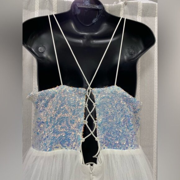 NWT Elegant White with Iridescent Sequins Prom Homecoming Wedding Gown Size XL - Picture 8 of 16